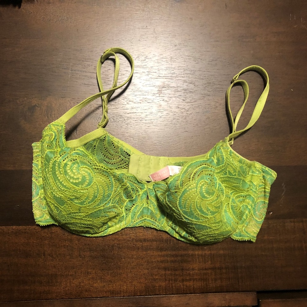 Victoria's Secret Very Sexy Pushup w/o Padding 36D